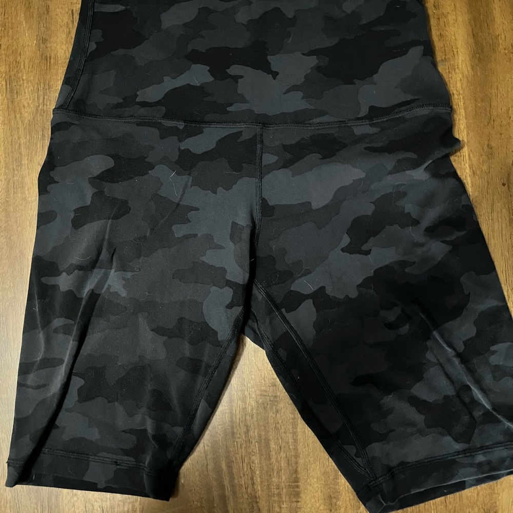 Lululemon Align 8” shorts black Camo 10